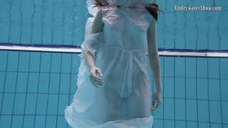 Mond anba dlo nan toutouni babes