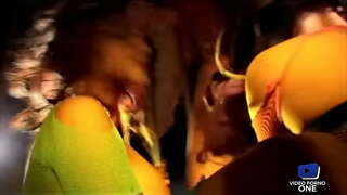 Miluju, když ten, kdo jsem kurva je připojen