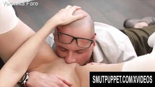 SmutPuppet - Јадење на Тинејџерски Пичка Комп