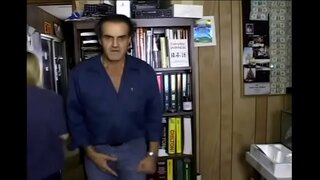 Ech hunn bezuelt fir de service an enger anerer Aart a Weis...