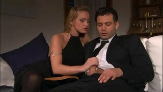 Real Anal leis gu tur Pleasure airson PornStar Katia Nobili agus i òg a Stallion - (HD Sealladh)