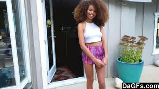 Dagfs - Giovane Ebano Babe Ottenere La Sua Possibilità Di Scopare Selvaggiamente